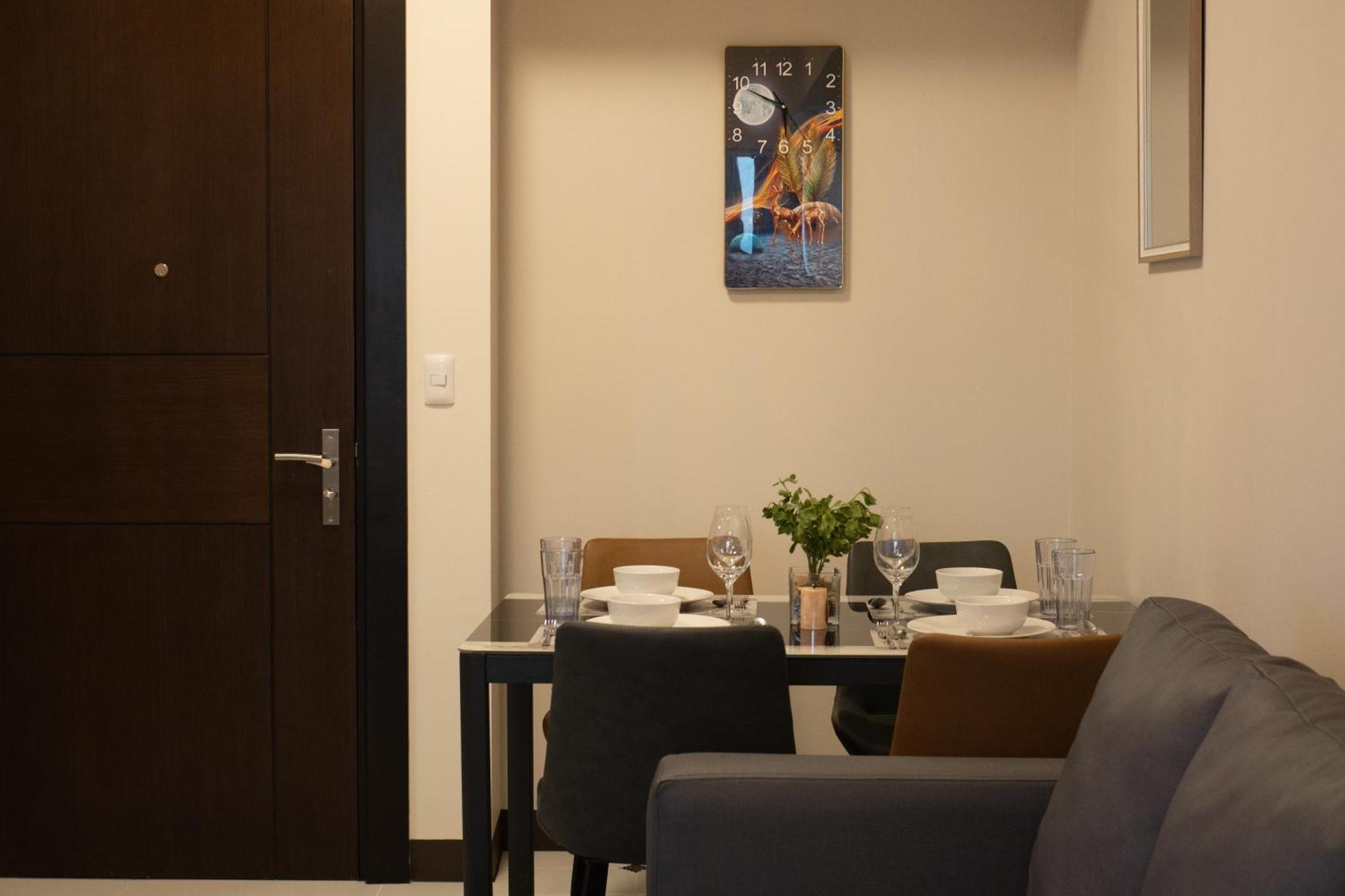 Cityscape View 2Br In Uptown Bgc W 200Mbps Wifi Taguig Esterno foto