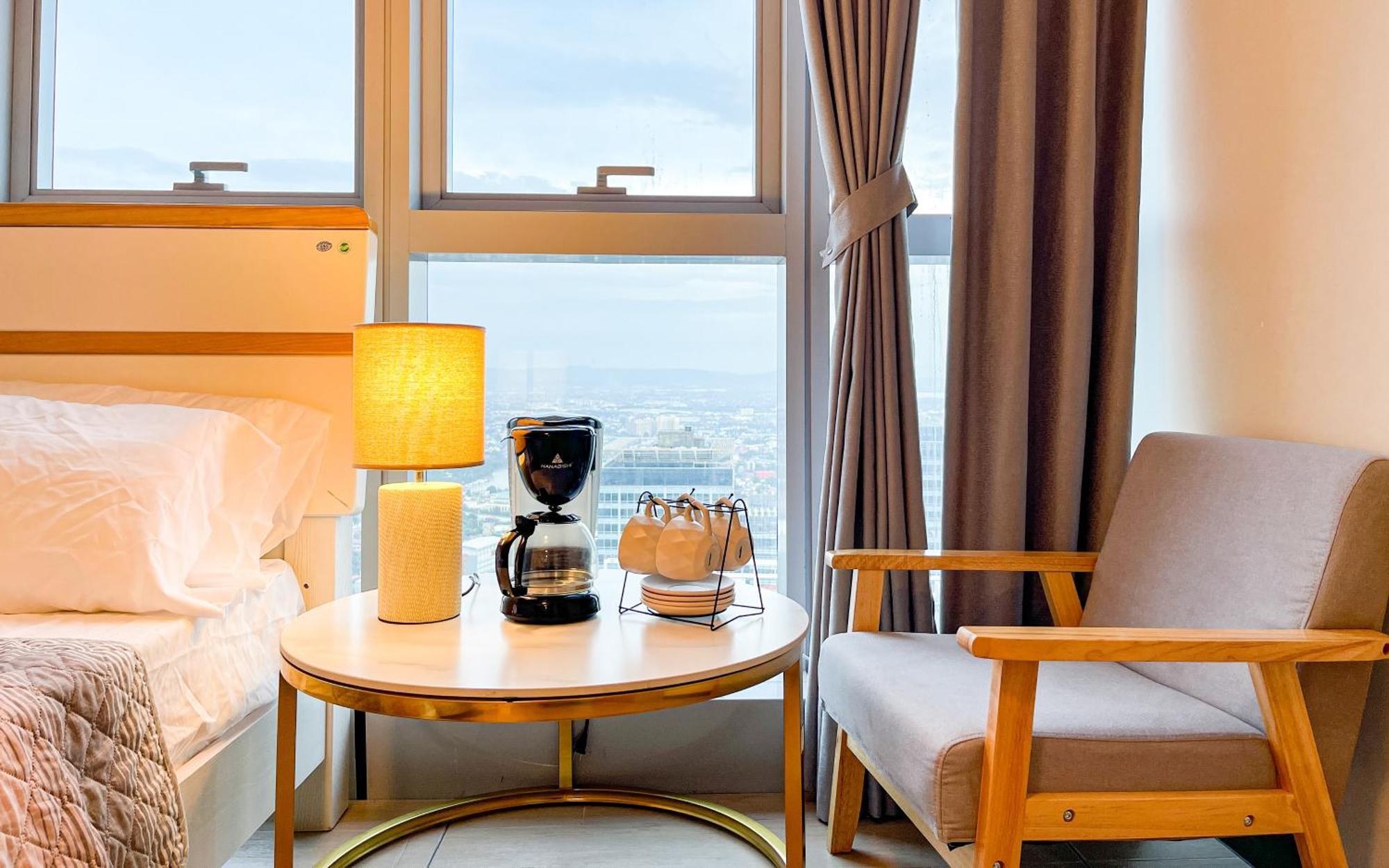 Cityscape View 2Br In Uptown Bgc W 200Mbps Wifi Taguig Esterno foto