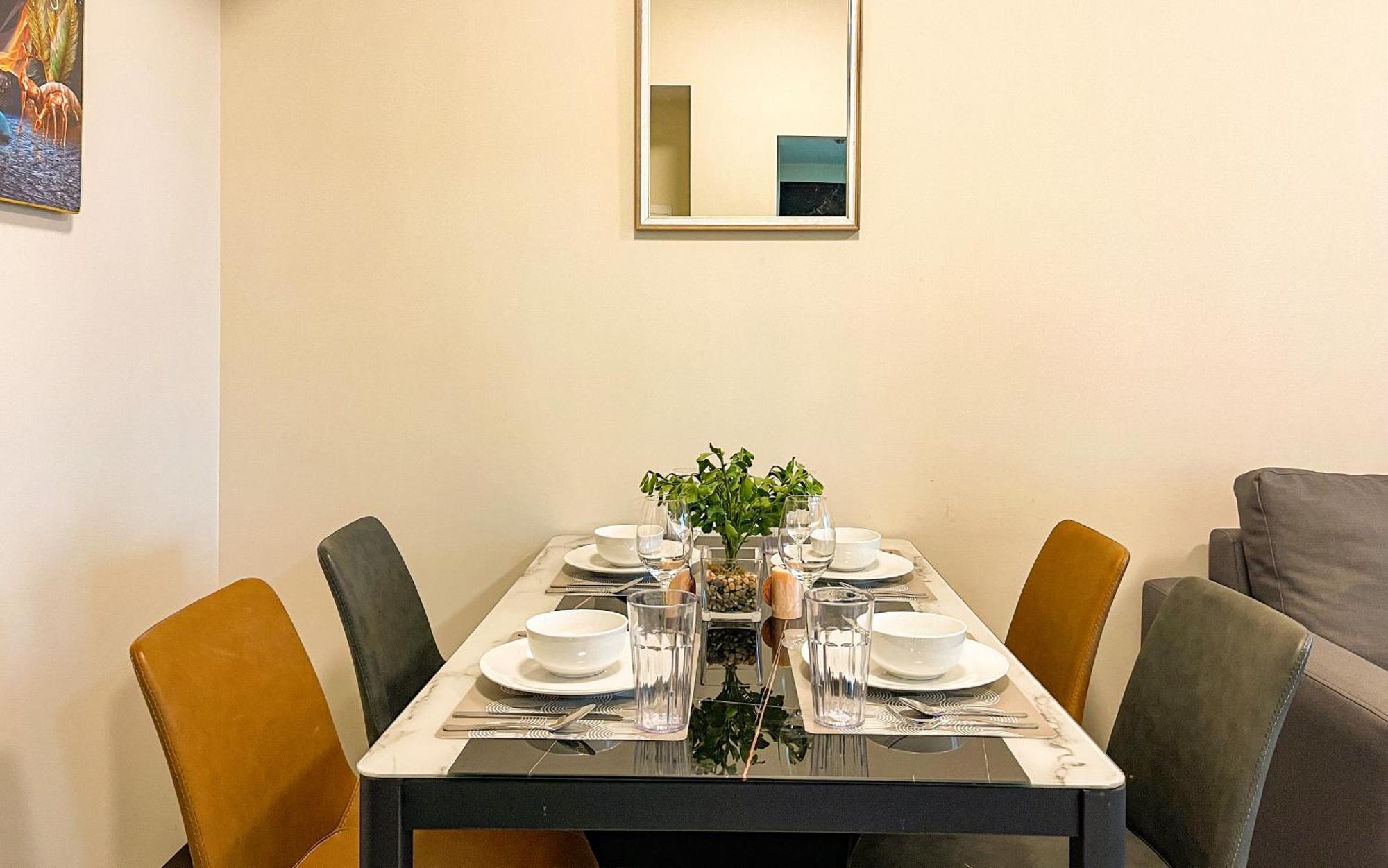 Cityscape View 2Br In Uptown Bgc W 200Mbps Wifi Taguig Esterno foto