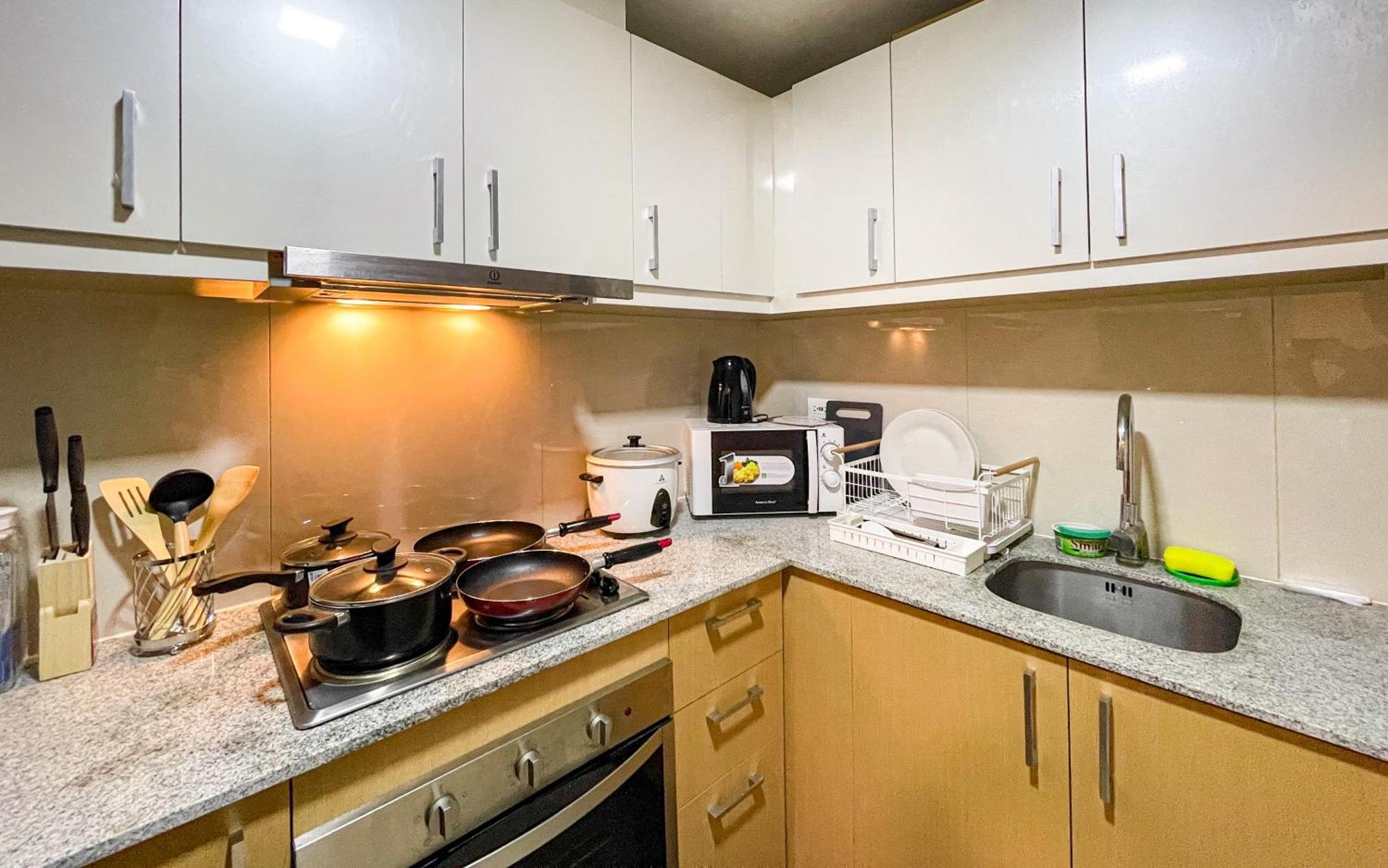 Cityscape View 2Br In Uptown Bgc W 200Mbps Wifi Taguig Esterno foto